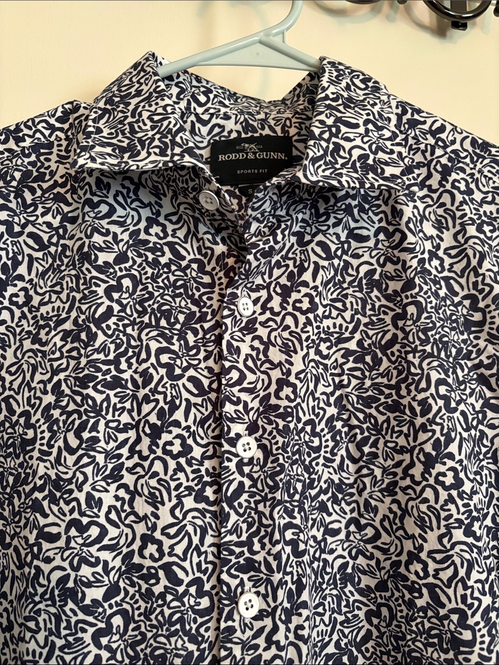 Rodd & Gunn Navy and White Short-Sleeve Printed Button-Down Shirt - Picture 2 of 8